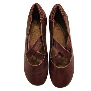 Taos Crosstown Ballet Flats Shoes Size 41  10-10.5 Red Leather Criss Cross